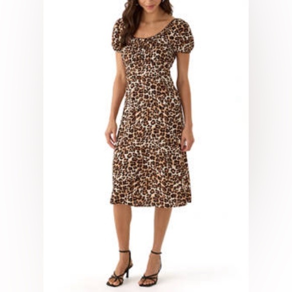 As U Wish Dresses & Skirts - As U Wish Animal print Short Sleeve Midi Dress